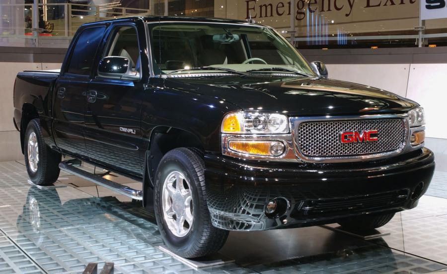  GMC Sierra Denali 2002 года  (фото 2 из 23)